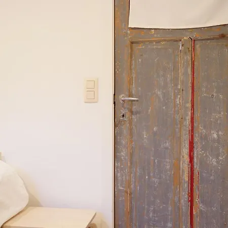 Well-situated And Comfortable Gand